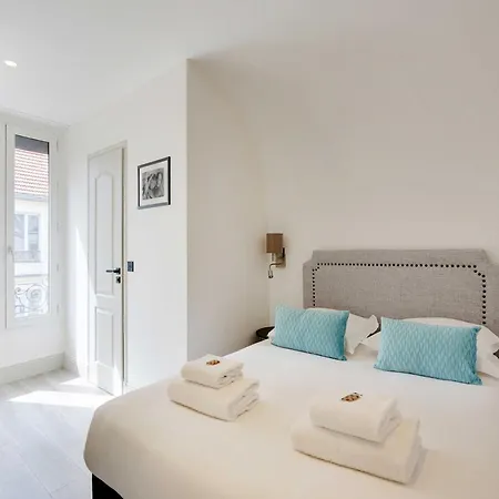 شقة Cosy With Balcony - 2br 6p- La Roquette *